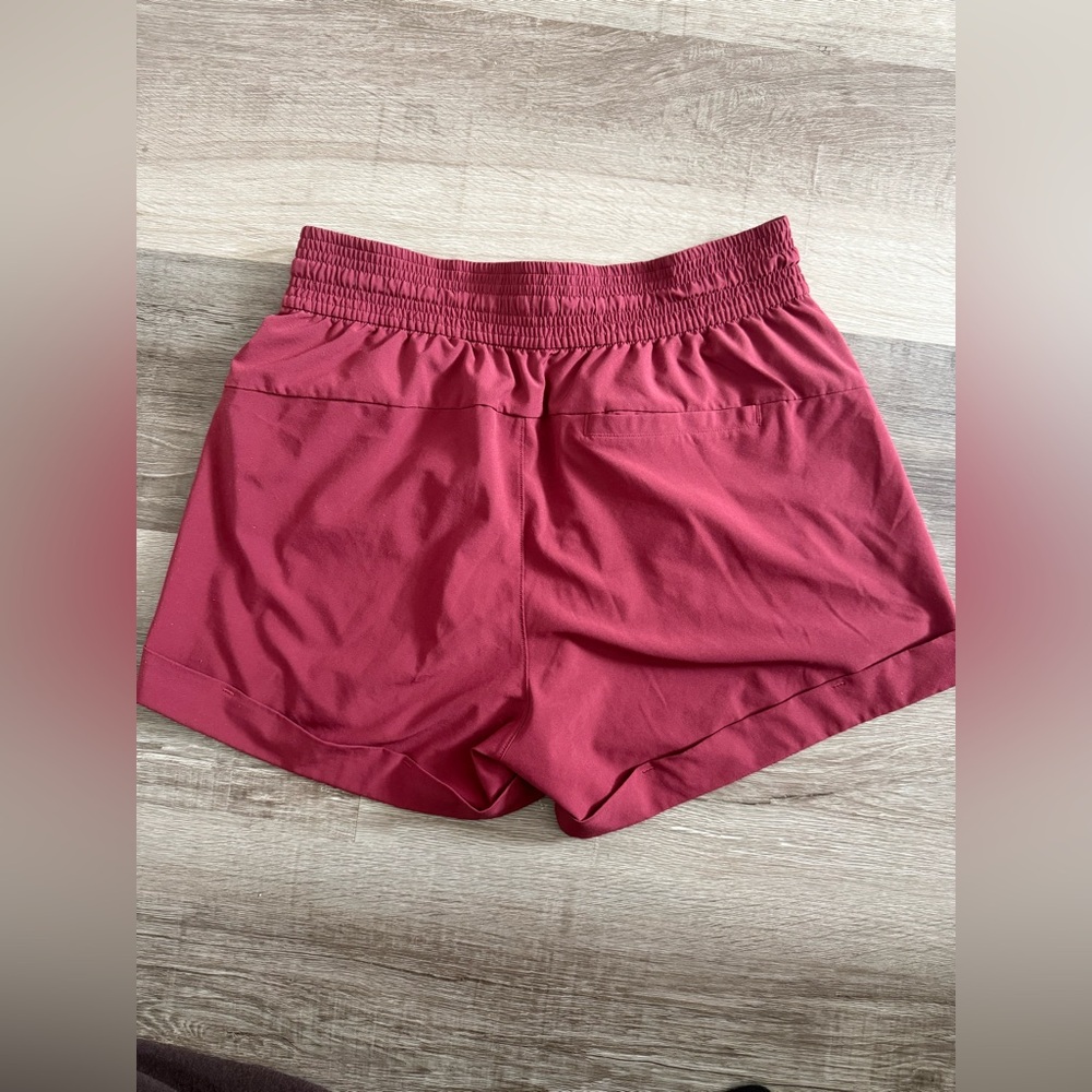 Lululemon Spring Break Away Short - Picture 2 of 4
